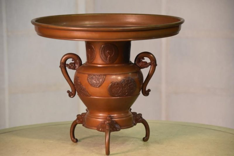 Japanese Cast Bronze Antique Flower Vase Usubata - Image 2