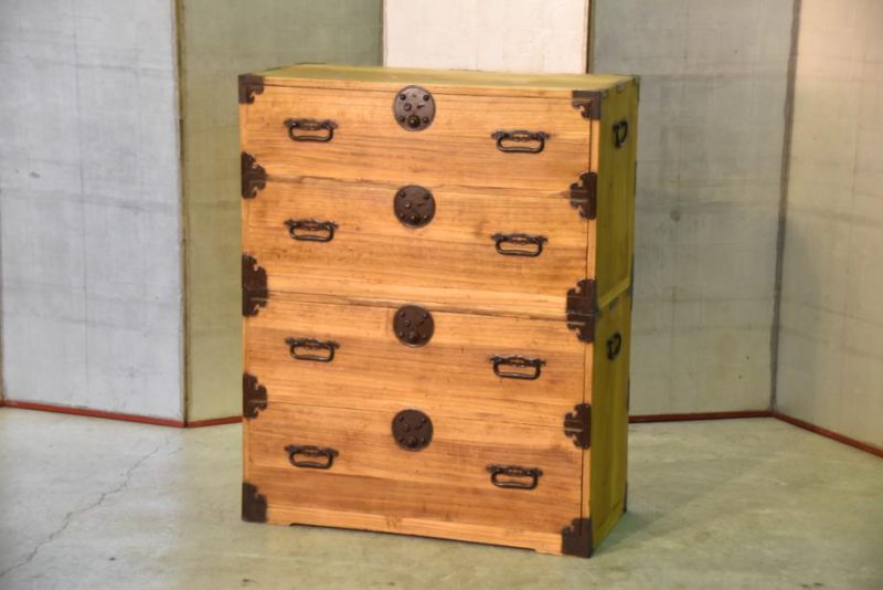 Japanese 4 Drawer Antique Clothing Chest 2 Sections