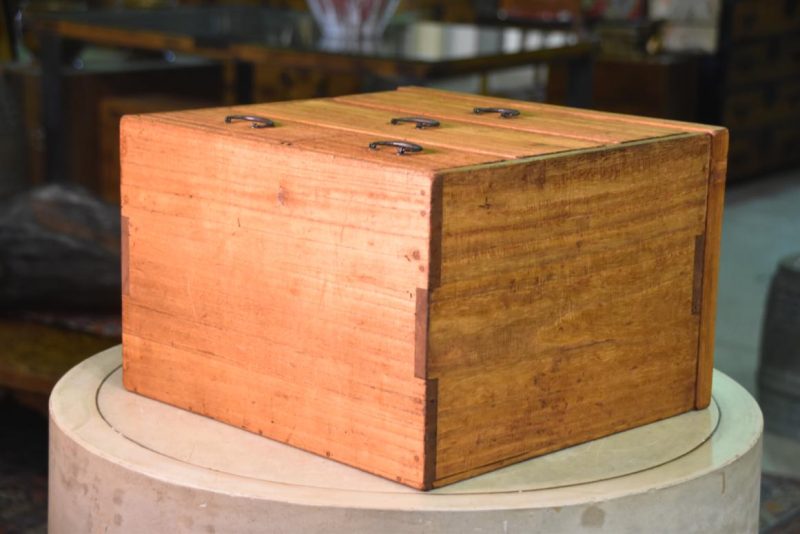 Japanese Accessories Chest - Image 3
