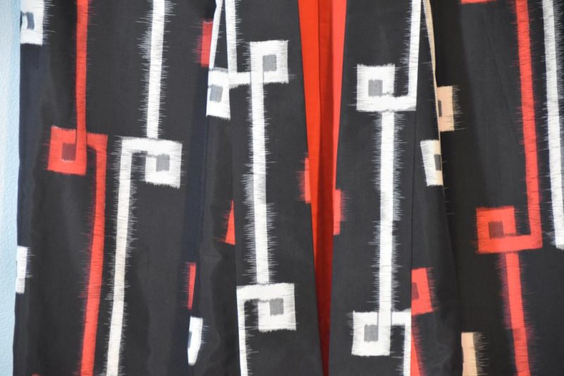 Blue Geometric Design Japanese Kimono - Image 2
