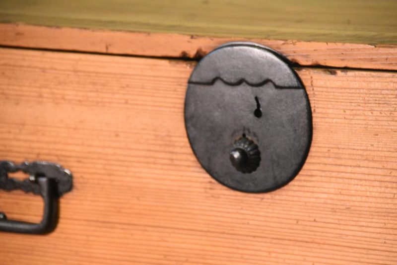 Japanese Clothing Chest - Image 7