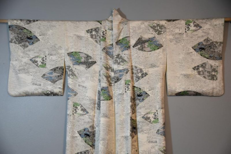 Vintage Kimono with Fan Designs - Image 7