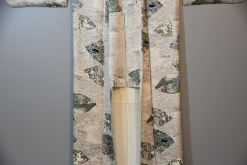 Vintage Kimono with Fan Designs - Image 8