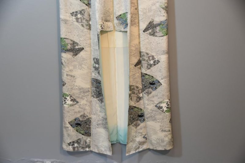 Vintage Kimono with Fan Designs - Image 9