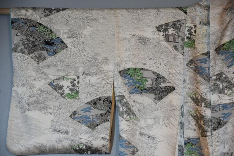 Vintage Kimono with Fan Designs - Image 11