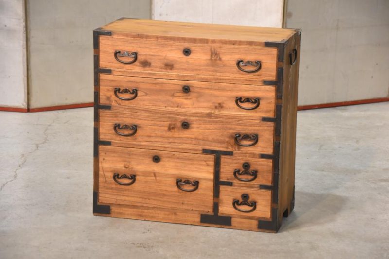 Vintage Japanese Small Chest - Image 9