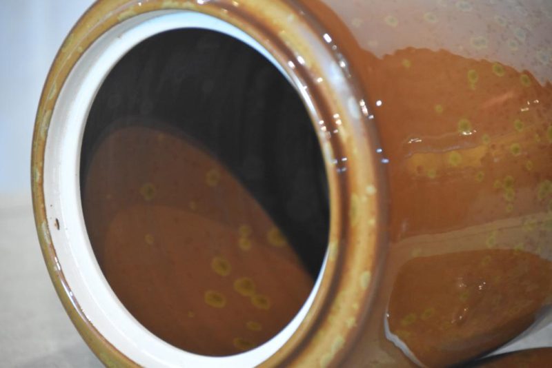 Mizuzashi Tea Ceremony Urn - Image 4