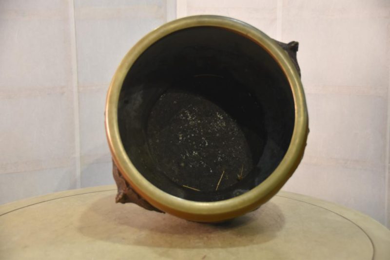 Japanese Cast Bronze Brazier Hibachi - Image 3