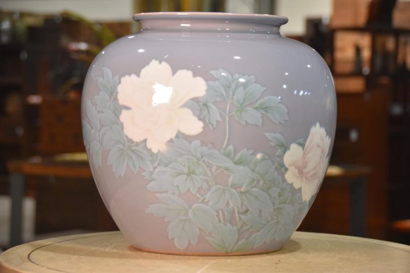 Large Peony Ceramic Vase. - Image 7