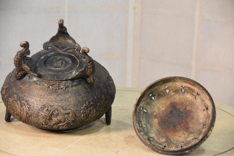 Japanese Bronze Incense Burner - Image 5