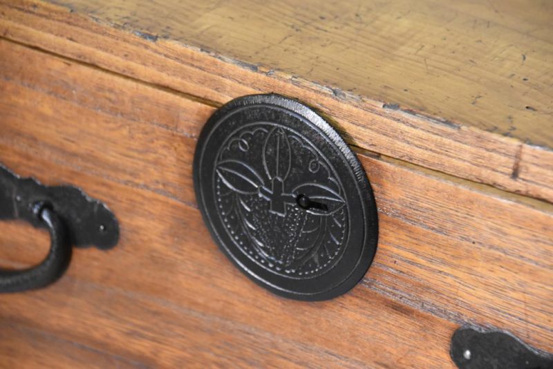Narrow Antique Clothing Chest Width:610mm - Image 10