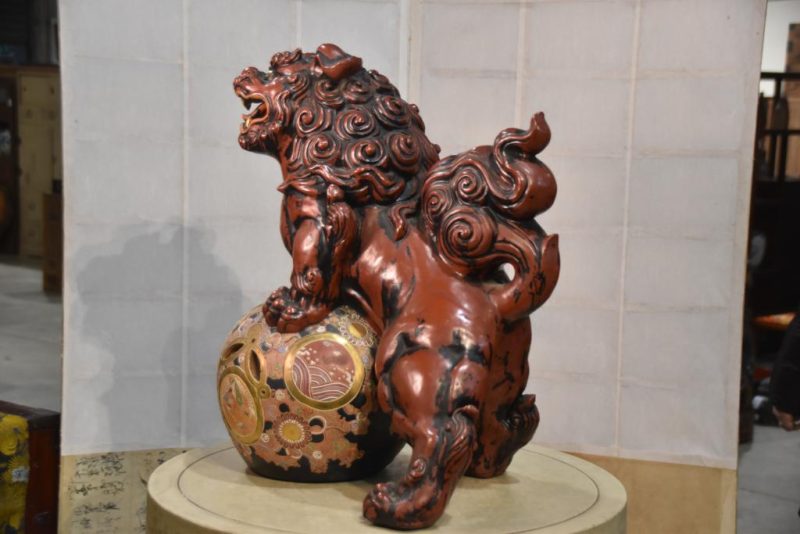 Large Kutani Pottery Shishi Buddhist Lion Dog - Image 11