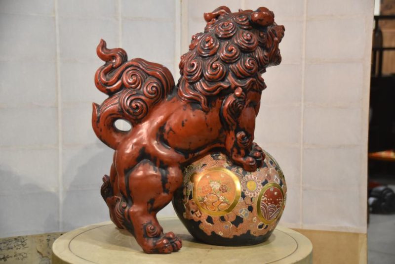 Large Kutani Pottery Shishi Buddhist Lion Dog - Image 8