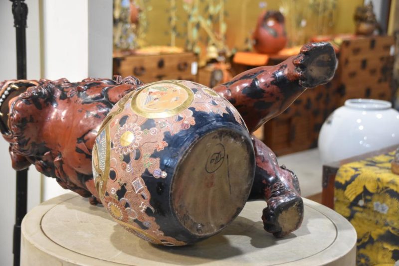 Large Kutani Pottery Shishi Buddhist Lion Dog - Image 3