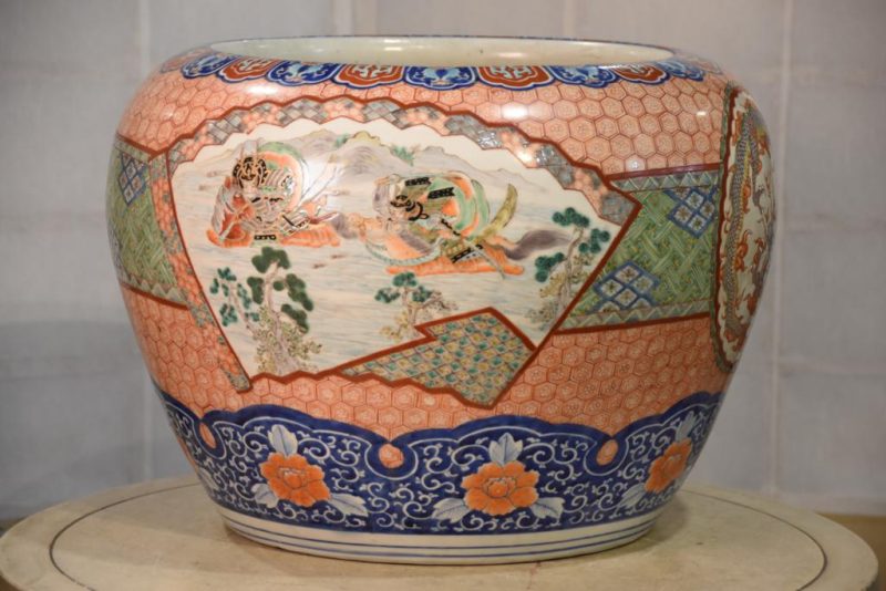 Samurai and Dragon Imari Hibachi Circa:1920's - Image 2