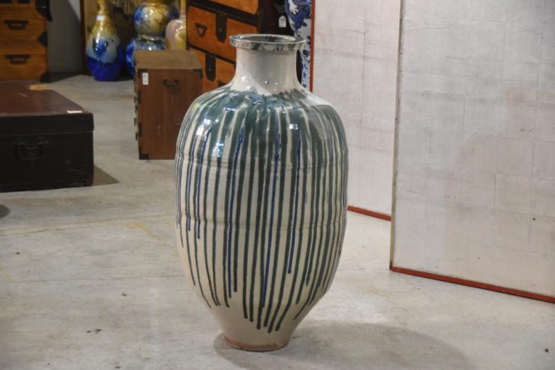 Shigaraki Green Drip Glazed Urn - Image 8