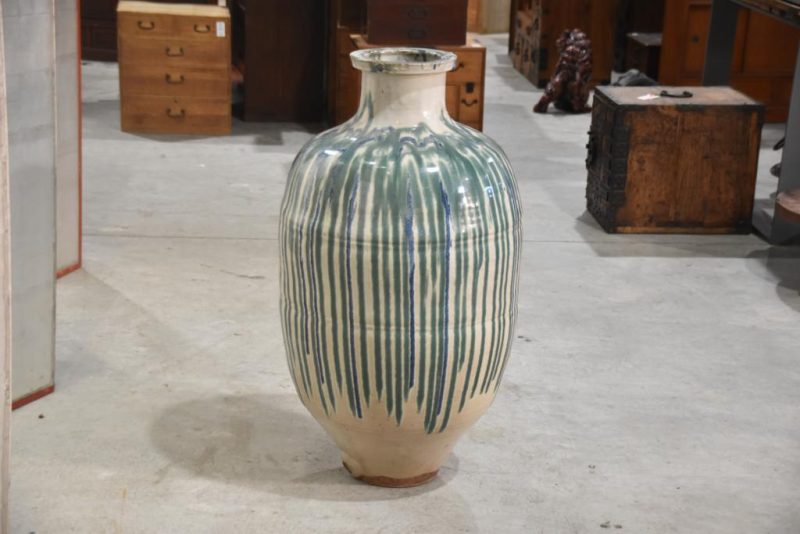 Shigaraki Green Drip Glazed Urn - Image 4