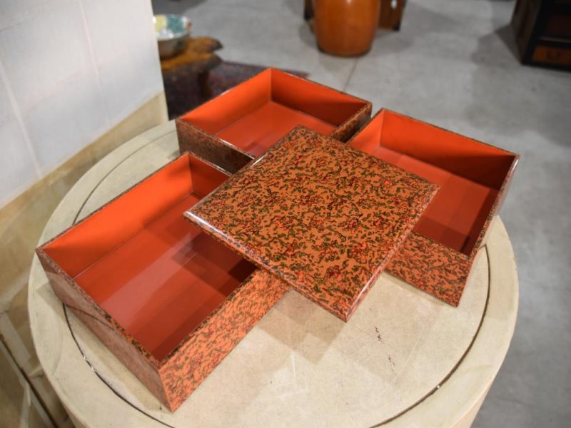 Wakasa Lacquer Stacking Food Box - Image 3
