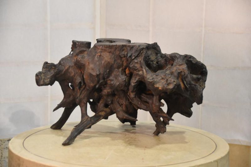 Root Wood Stand