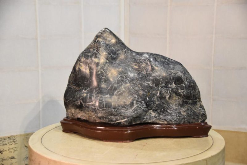 Japanese Suiseki Viewing Stone - Image 2