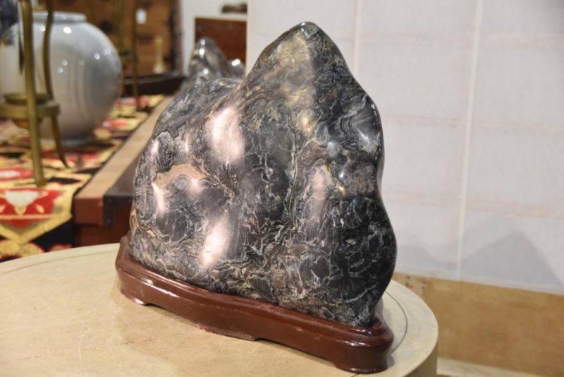 Japanese Suiseki Viewing Stone - Image 4