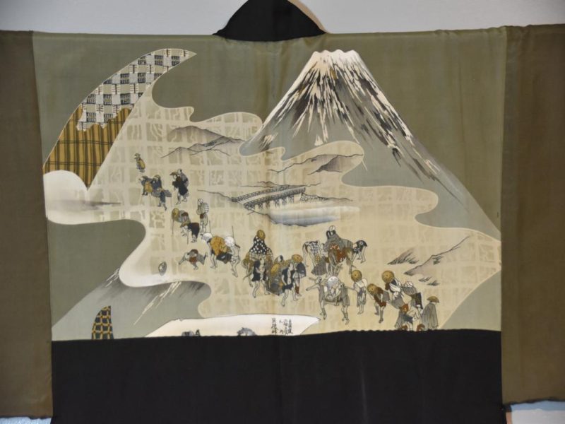 Man's Mt Fuji Silk Vintage Haori Jacket - Image 2