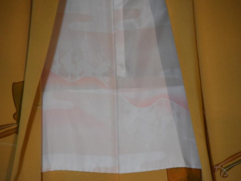 Lady's Silk Jacket - Image 4