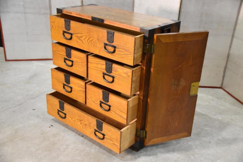 Thick Elm Wood Merchant Chest Width:970mm - Image 12