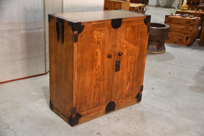 Thick Elm Wood Merchant Chest Width:970mm - Image 3