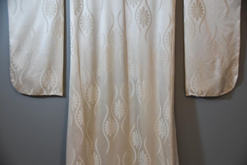 Japanese Silk Wedding Kimono - Image 9