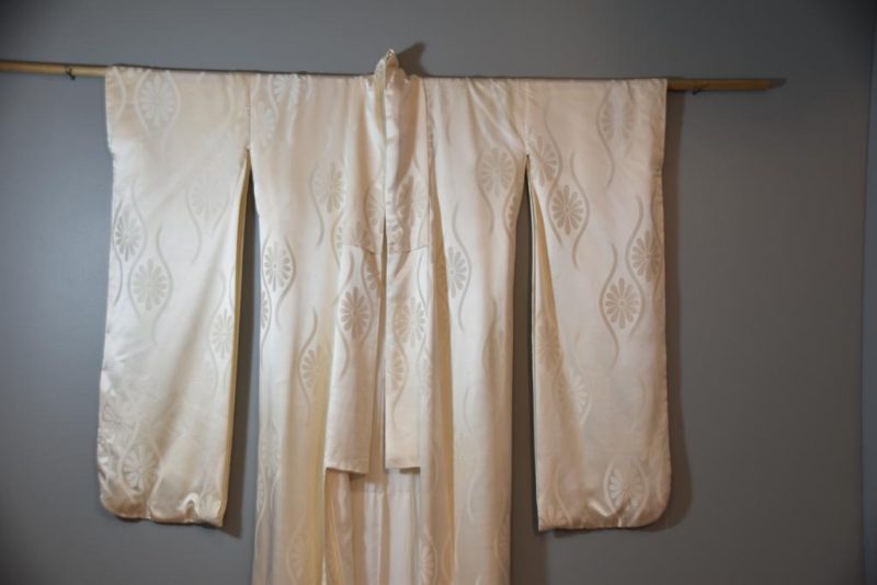 Japanese Silk Wedding Kimono - Image 7