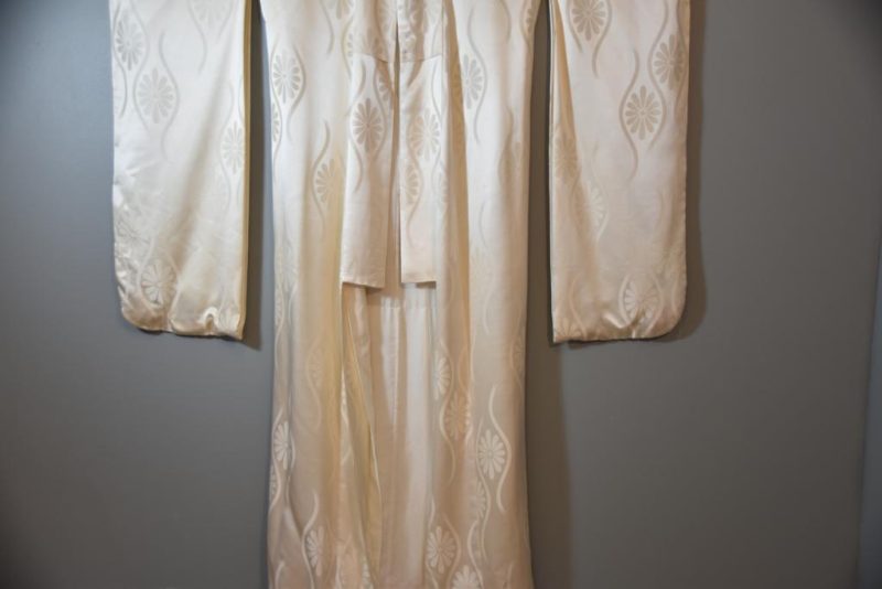 Japanese Silk Wedding Kimono - Image 6