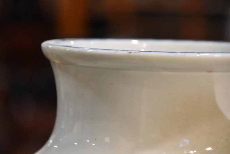 Japanese Porcelain Dragon Vase - Image 7
