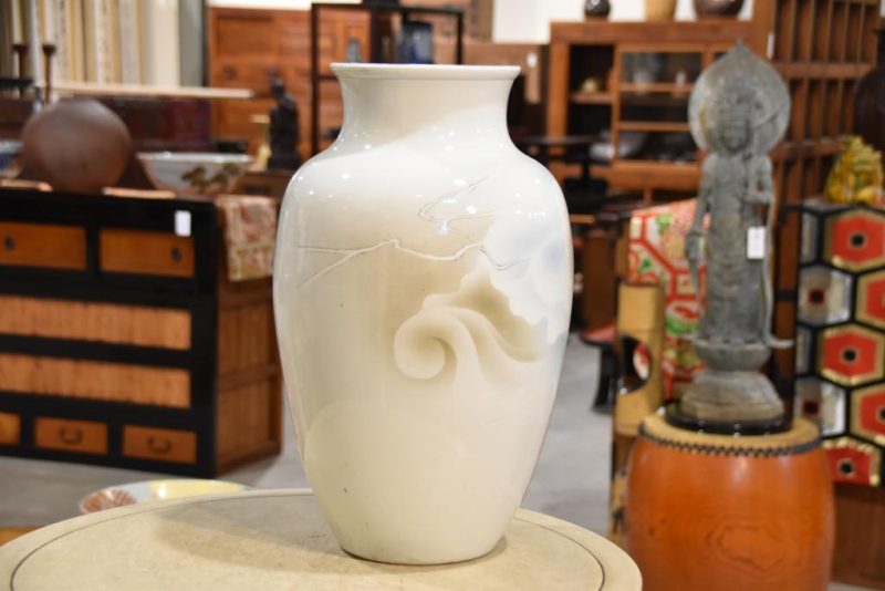 Japanese Porcelain Dragon Vase - Image 6