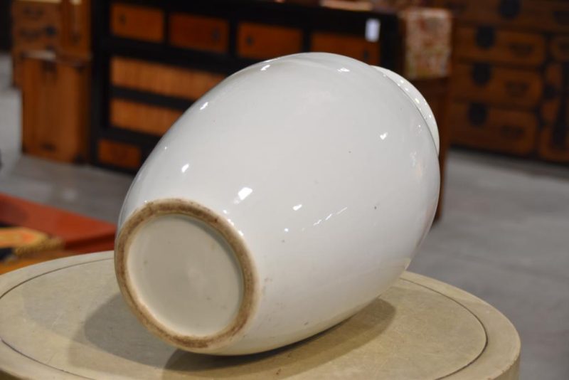 Japanese Porcelain Dragon Vase - Image 3