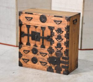 Tokyo Region Merchant Chest Width:715mm
