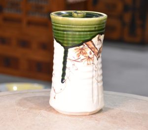 Oribe Pottery Mizuzashi used in the Tea Ceremony