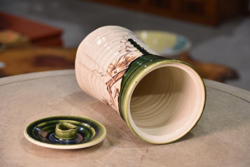 Oribe Pottery Mizuzashi used in the Tea Ceremony - Image 5