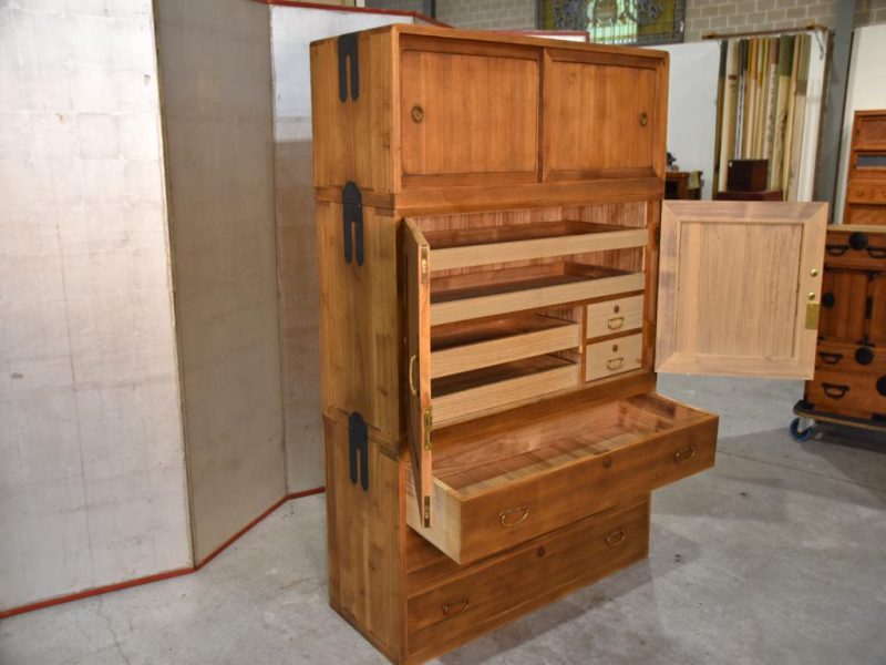 Japanese Wedding Chest 1060 mm's wide - Image 6