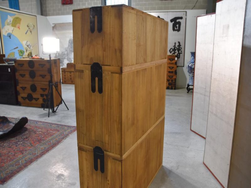 Japanese Wedding Chest 1060 mm's wide - Image 3