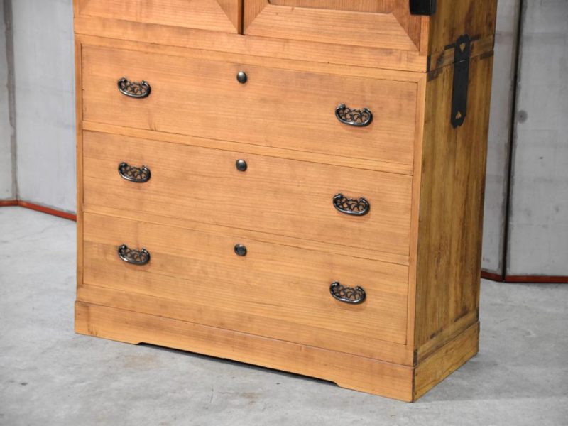 Japanese Wedding Chest 940 mm's wide - Image 10