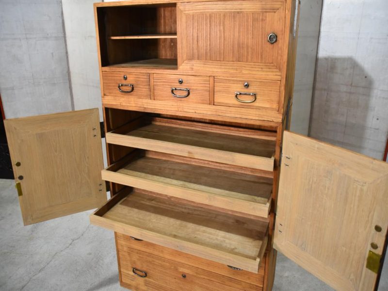 Vintage Japanese 2 Section Wedding Chest Width:1000 mm - Image 6