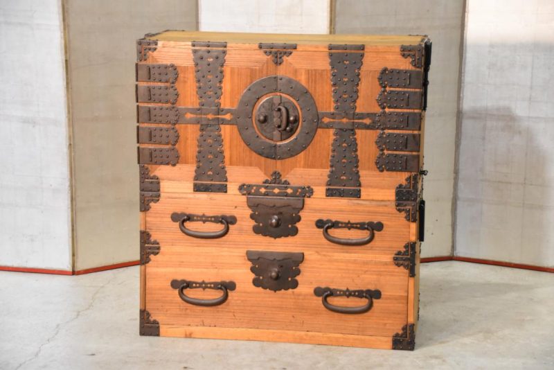 Meiji Period Ryobiraki Kasane Dansu Clothing Chest - Image 2