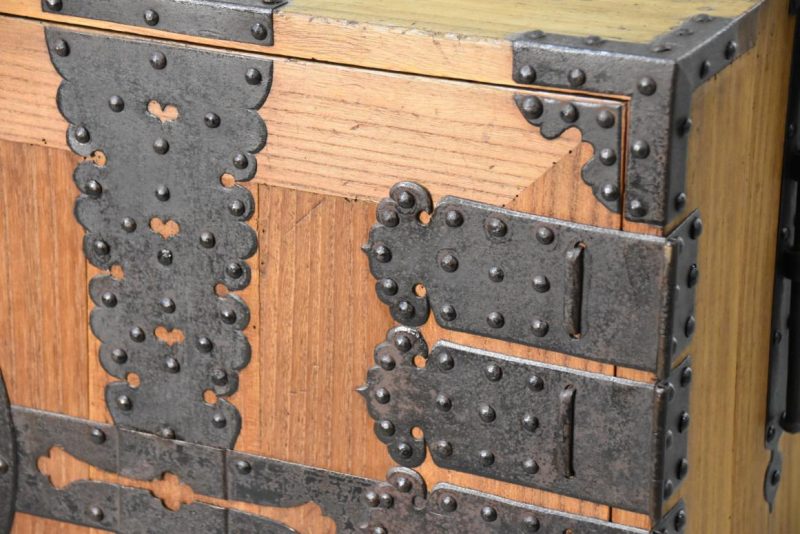Meiji Period Ryobiraki Kasane Dansu Clothing Chest - Image 16