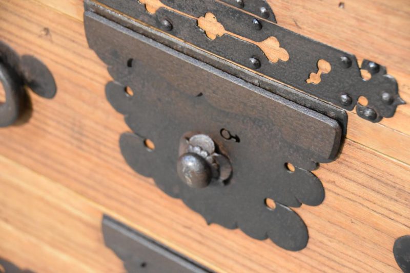 Meiji Period Ryobiraki Kasane Dansu Clothing Chest - Image 14