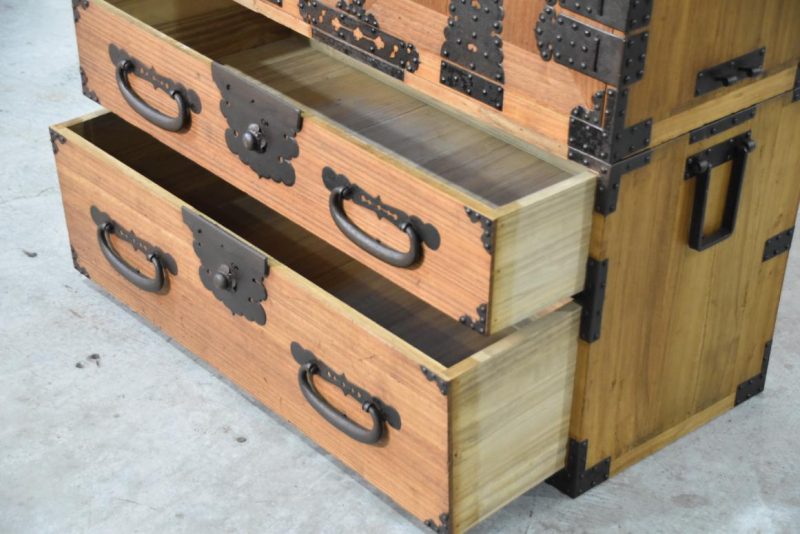 Meiji Period Ryobiraki Kasane Dansu Clothing Chest - Image 11