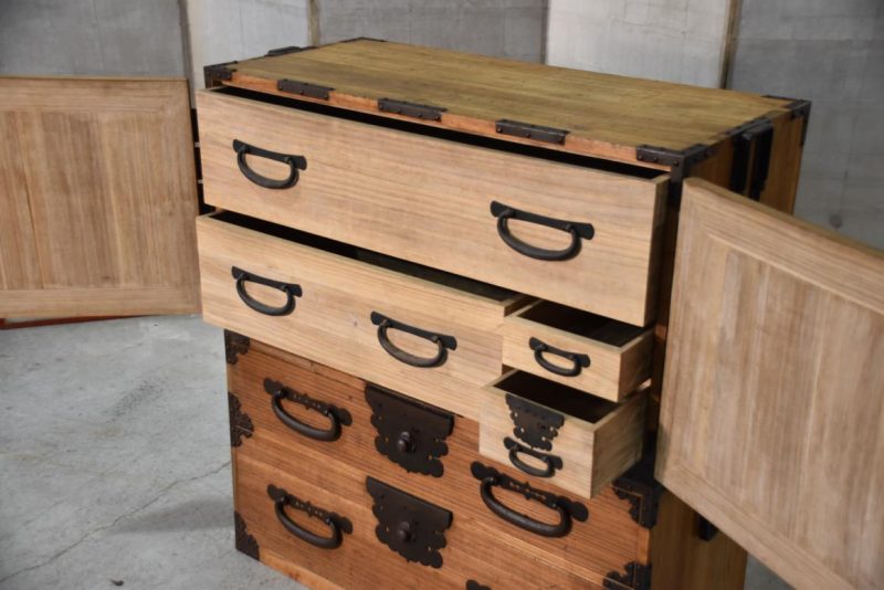Meiji Period Ryobiraki Kasane Dansu Clothing Chest - Image 8