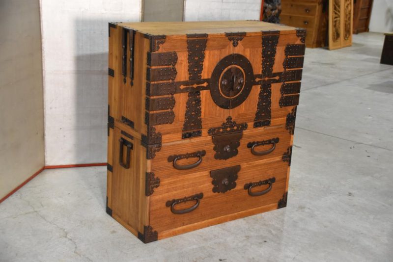 Meiji Period Ryobiraki Kasane Dansu Clothing Chest - Image 5