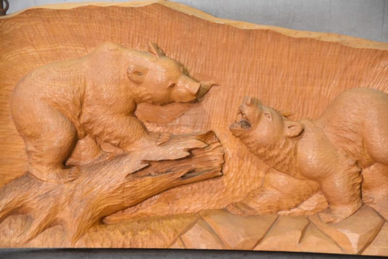 Japanese Elm Wood Hokkaido Bears Carving Width:1000mm - Image 5