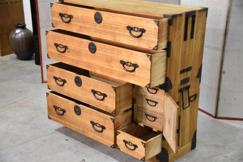 Antique 5 Drawer Clothing Chest Width:1080mm - Image 8